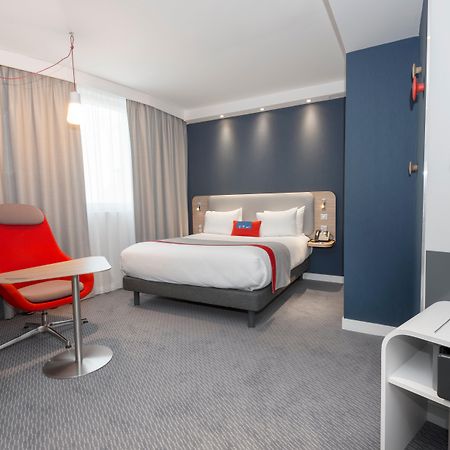 Holiday Inn Express Paris - Velizy By Ihg Εξωτερικό φωτογραφία