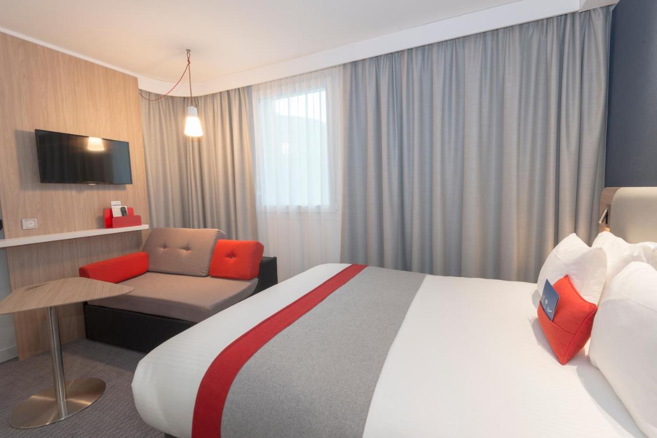 Holiday Inn Express Paris - Velizy By Ihg Εξωτερικό φωτογραφία