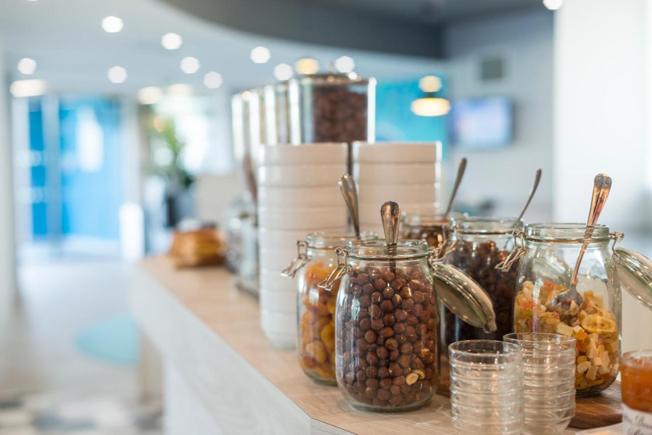 Holiday Inn Express Paris - Velizy By Ihg Εξωτερικό φωτογραφία