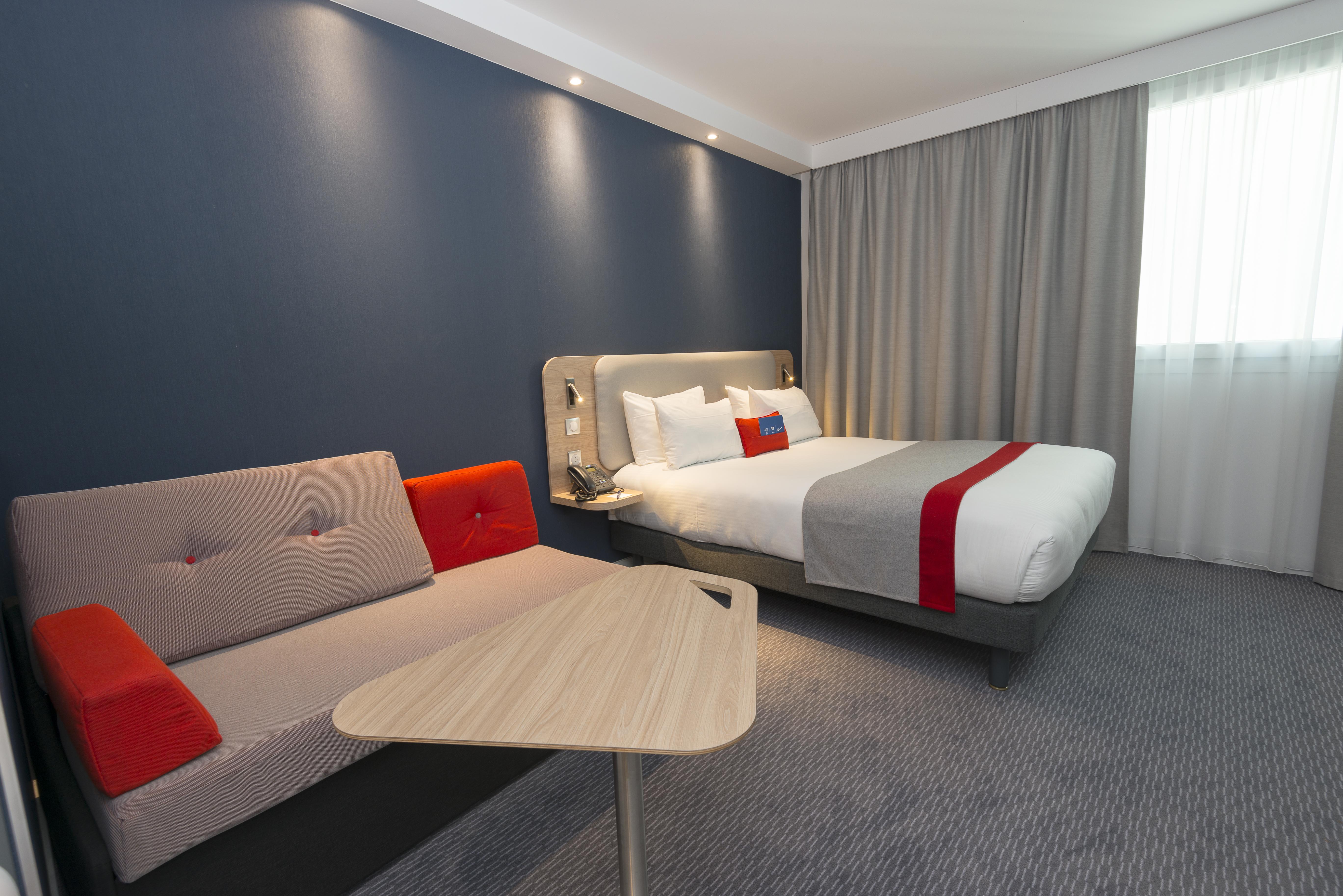 Holiday Inn Express Paris - Velizy By Ihg Εξωτερικό φωτογραφία