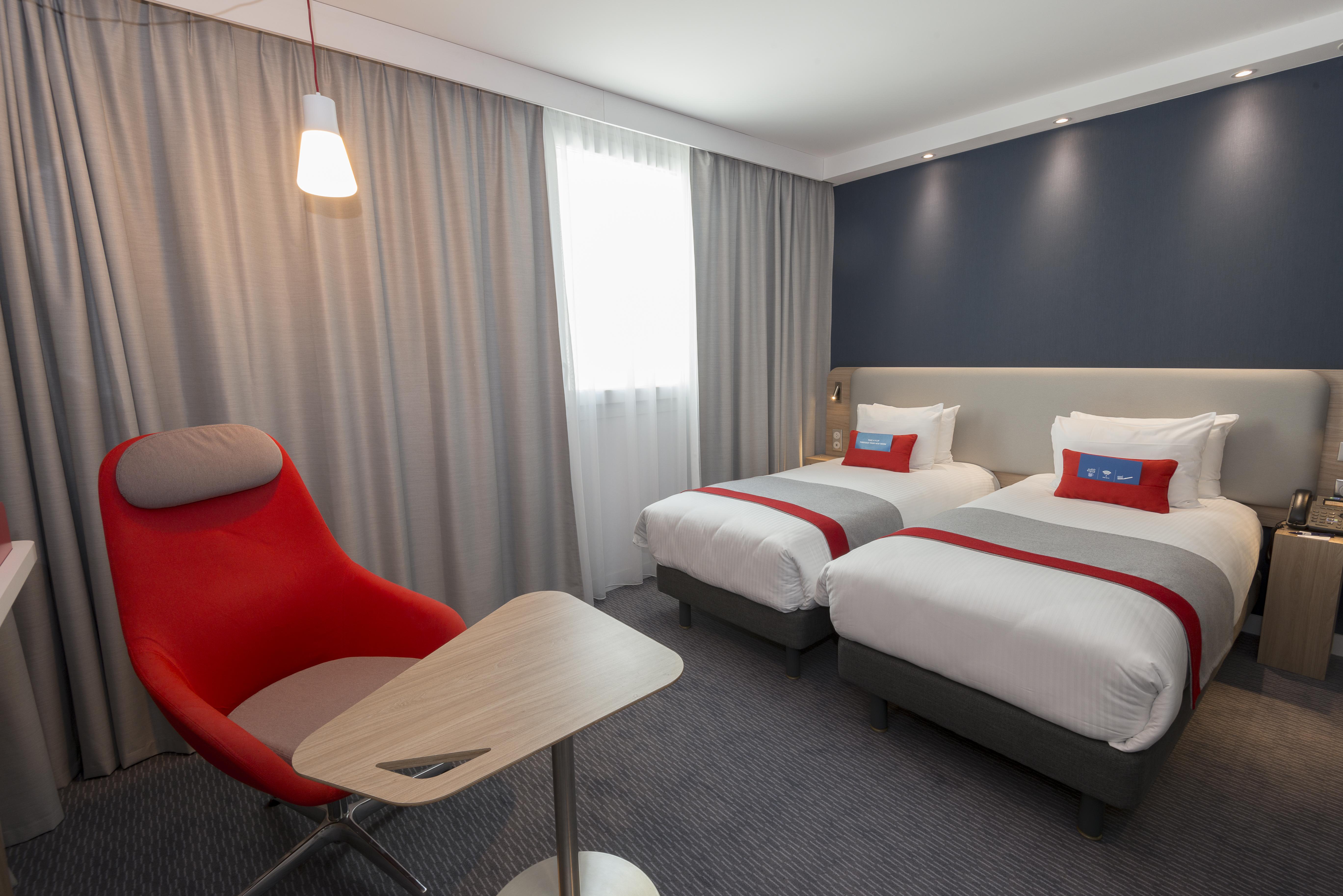 Holiday Inn Express Paris - Velizy By Ihg Εξωτερικό φωτογραφία