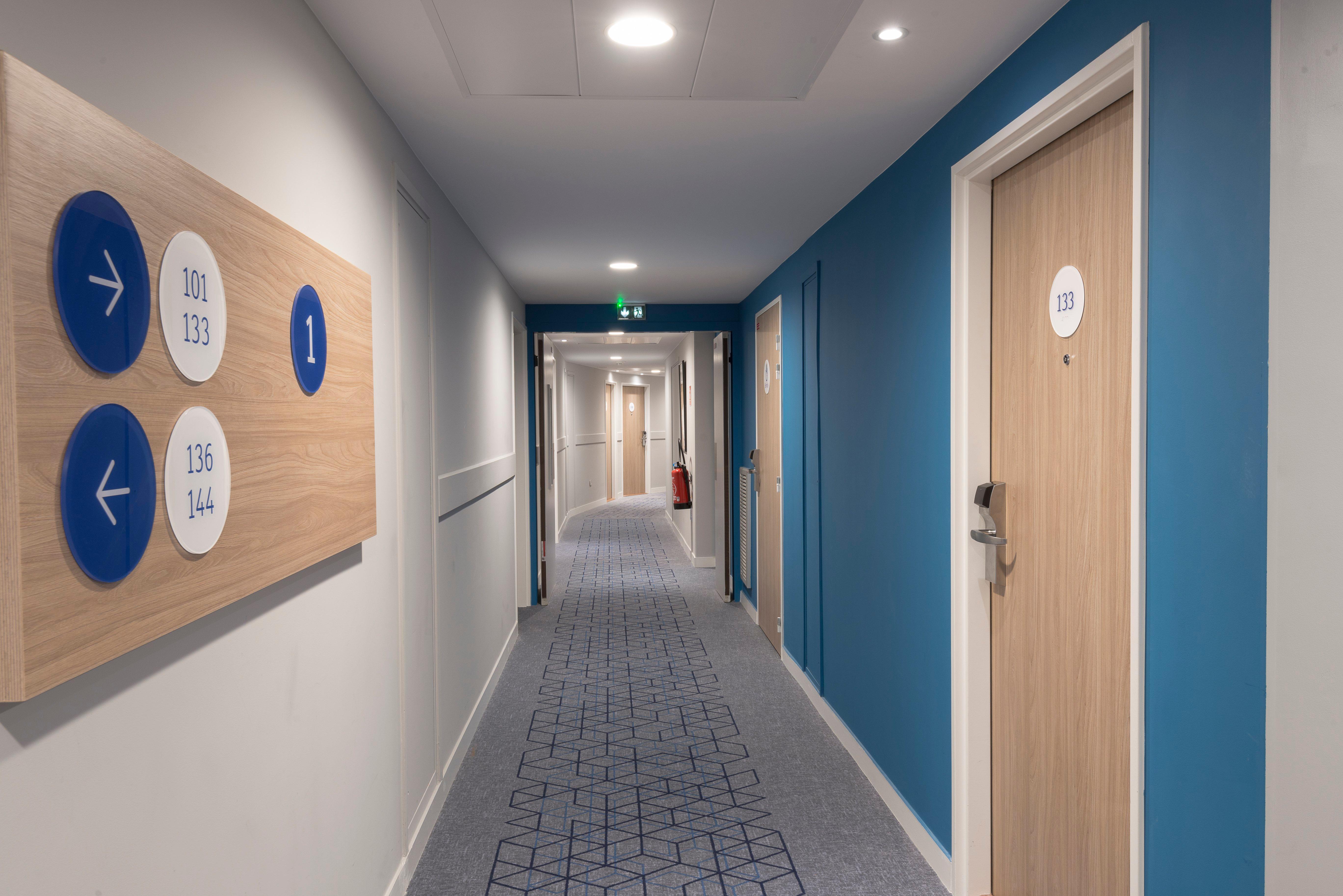 Holiday Inn Express Paris - Velizy By Ihg Εξωτερικό φωτογραφία