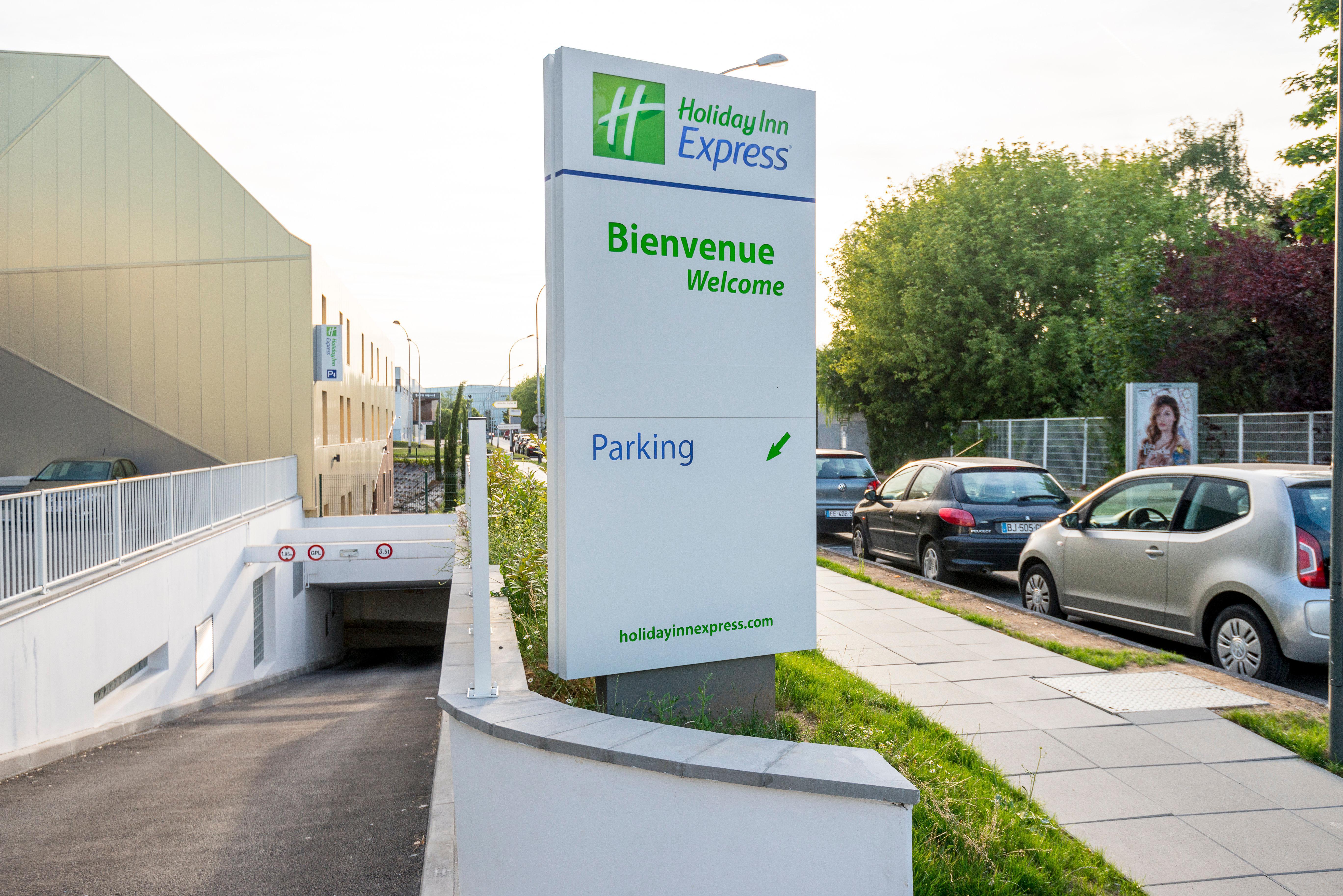 Holiday Inn Express Paris - Velizy By Ihg Εξωτερικό φωτογραφία