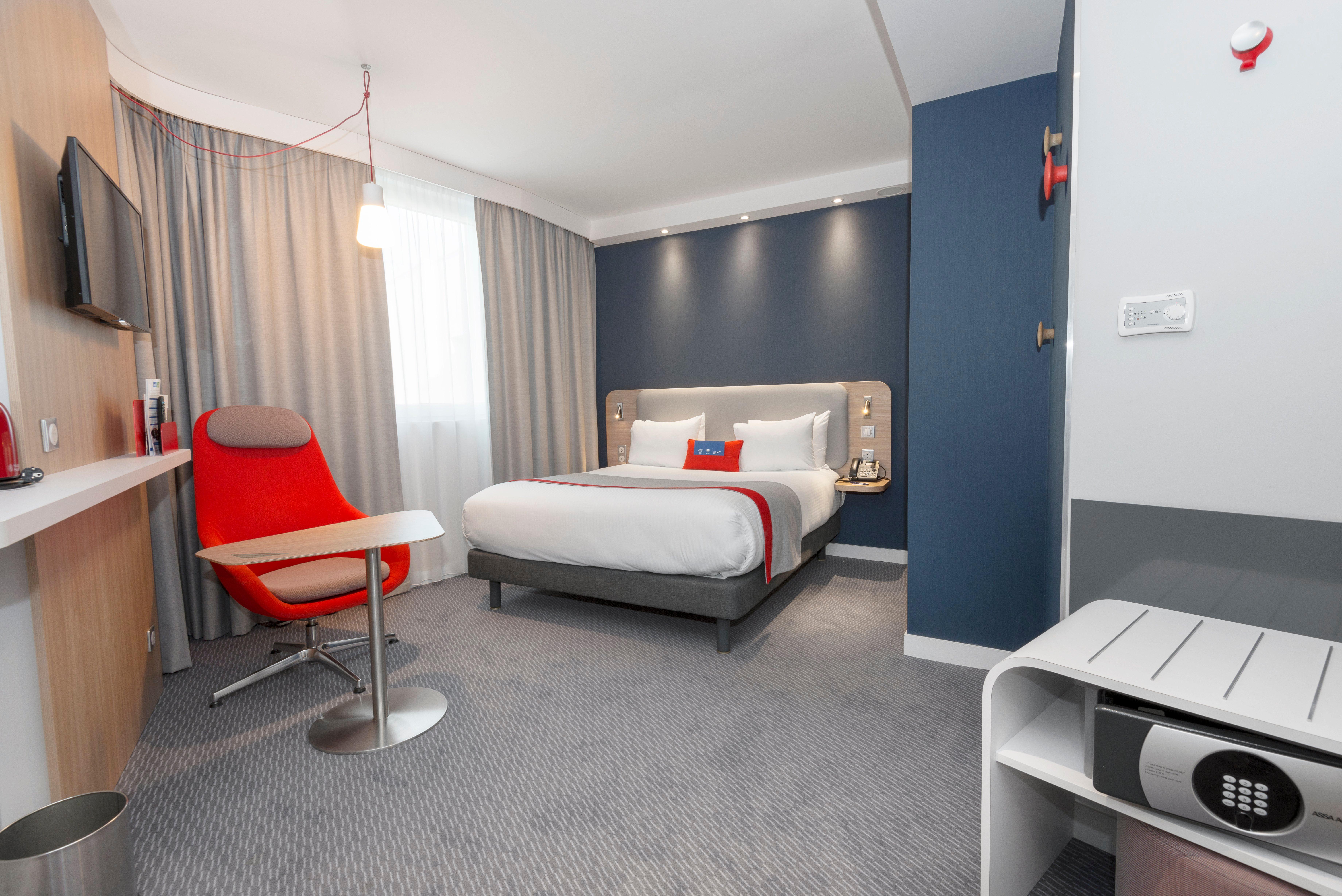 Holiday Inn Express Paris - Velizy By Ihg Εξωτερικό φωτογραφία