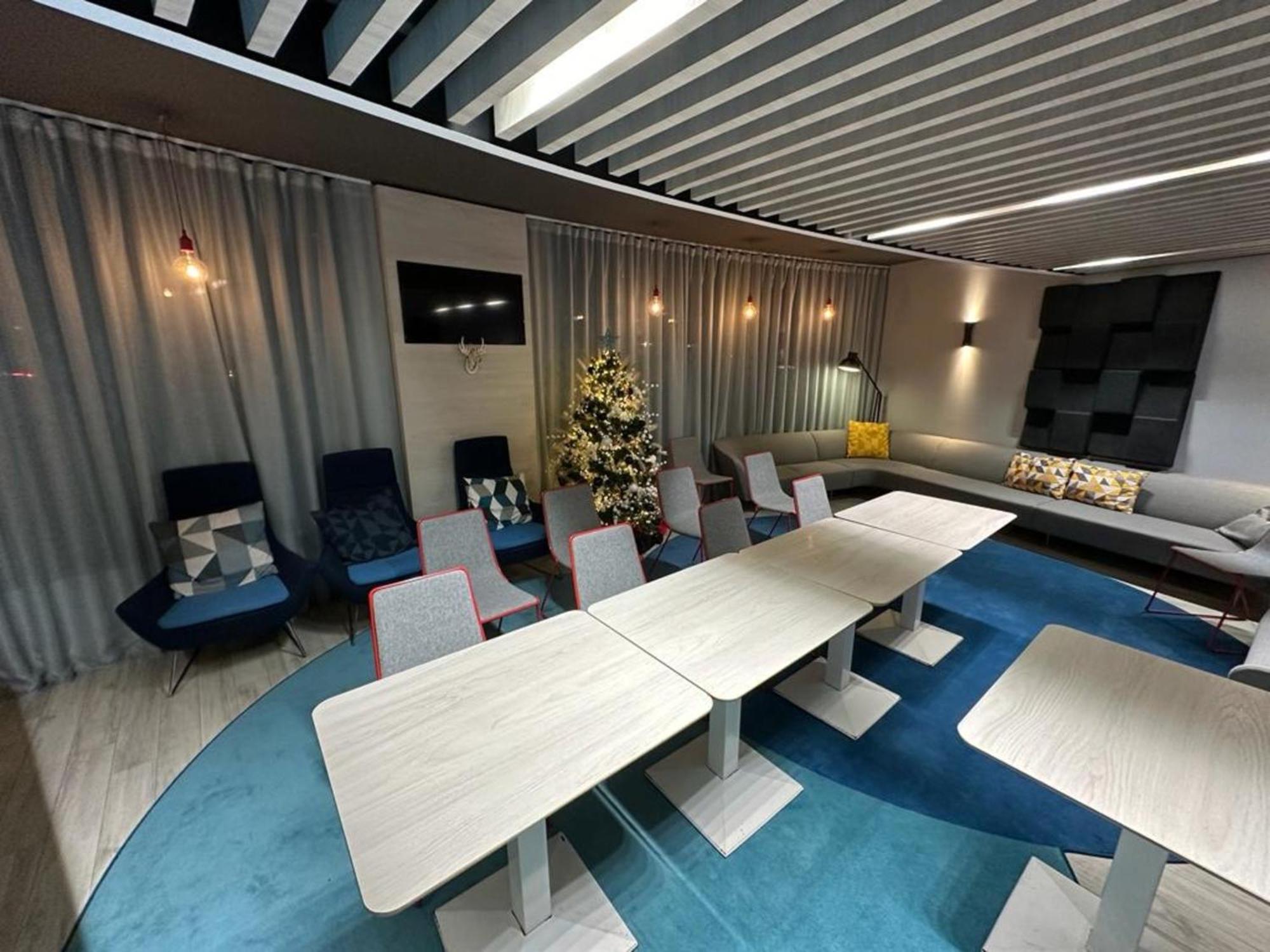Holiday Inn Express Paris - Velizy By Ihg Εξωτερικό φωτογραφία