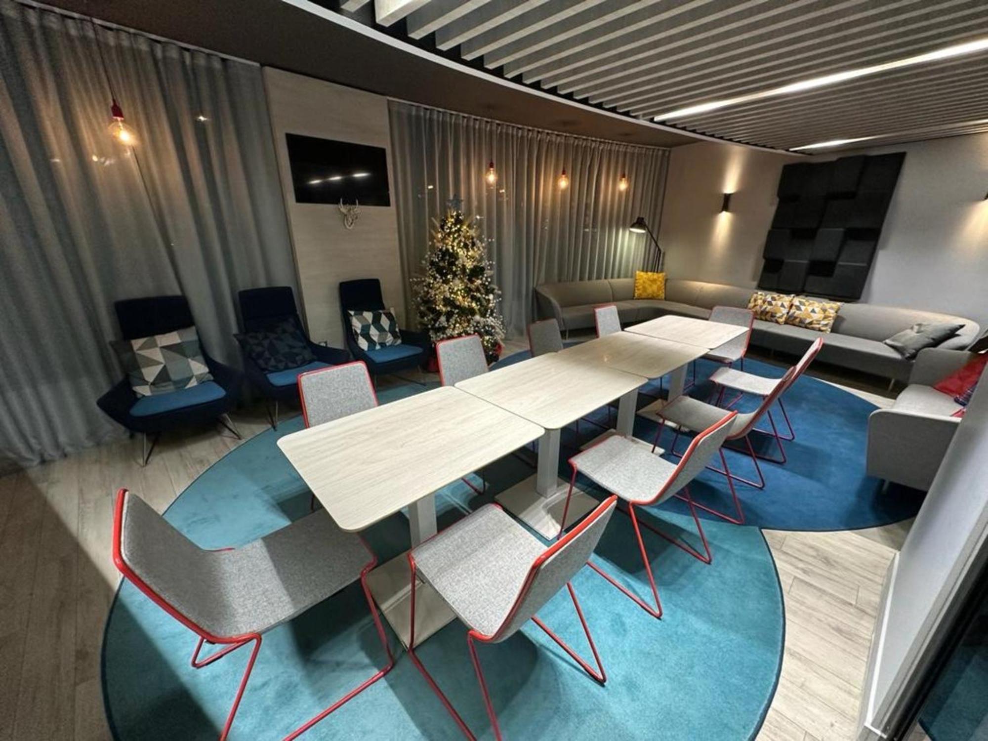 Holiday Inn Express Paris - Velizy By Ihg Εξωτερικό φωτογραφία