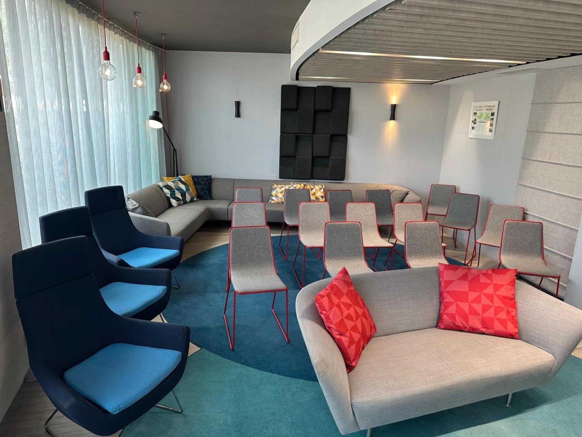 Holiday Inn Express Paris - Velizy By Ihg Εξωτερικό φωτογραφία