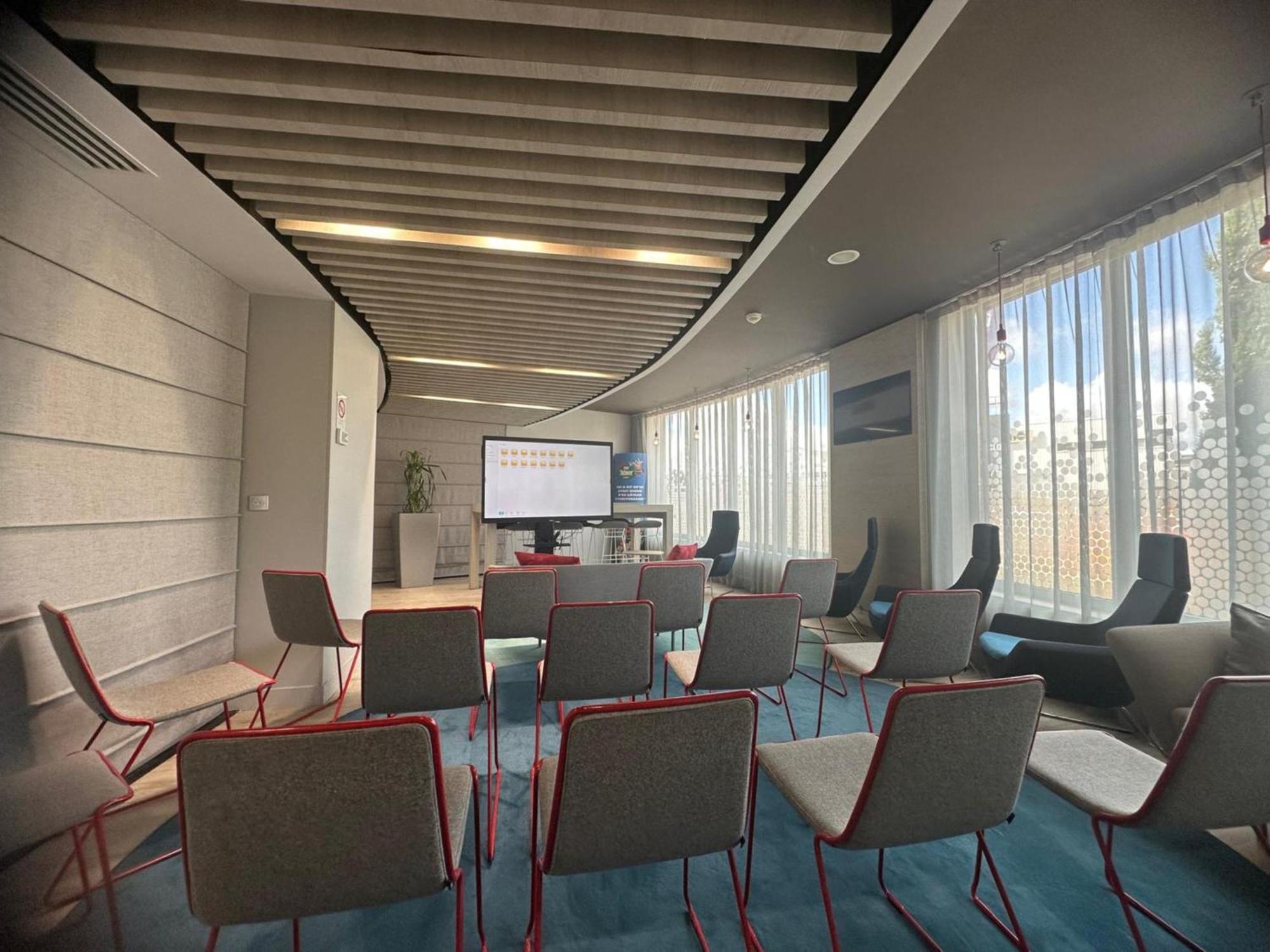 Holiday Inn Express Paris - Velizy By Ihg Εξωτερικό φωτογραφία