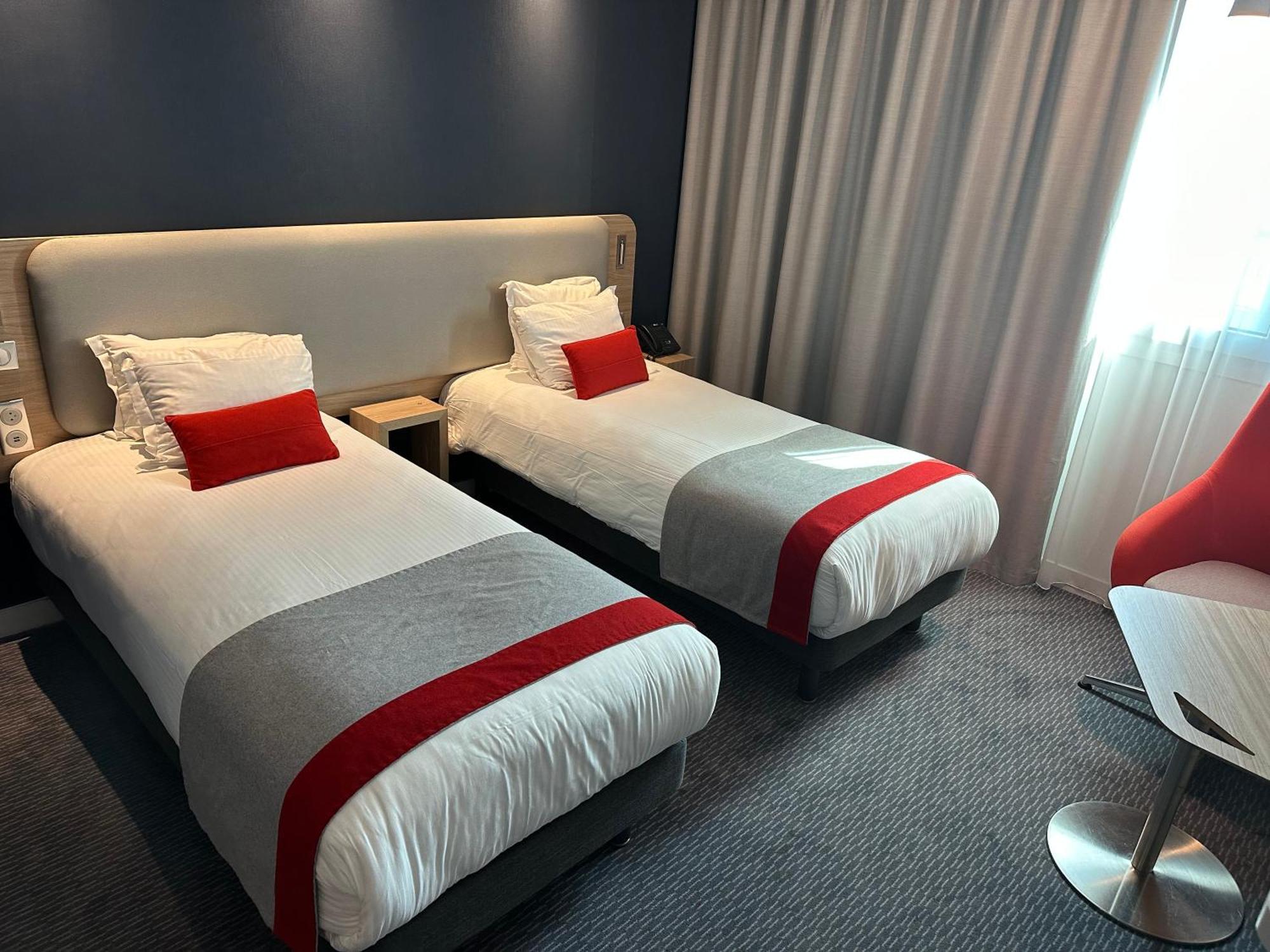 Holiday Inn Express Paris - Velizy By Ihg Εξωτερικό φωτογραφία